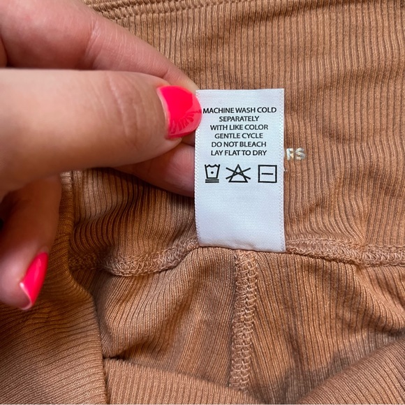 Year of Ours light brown ribbed shorts size XS - Picture 5 of 5